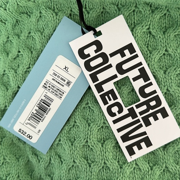 NWT Women’s XL Green Cropped Cable-Knit Crewneck Sweater from Future Collective - Picture 7 of 7
